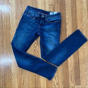 *Like New* Tommy Hilfiger jeans. Size 27/32.